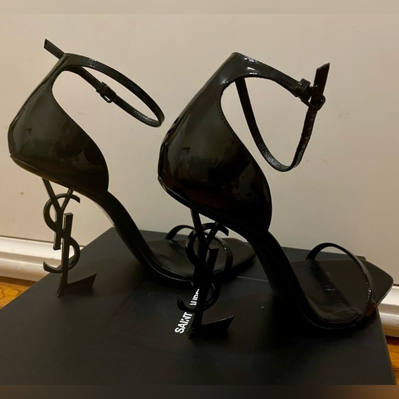 YSL OPYUM SANDALS IN PATENT LEATHER WITH BLACK HEEL - Picture 2 of 7